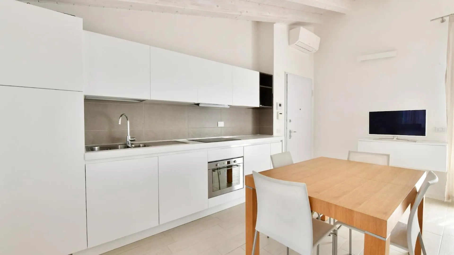 Wave Village 2 Apartments Lido di Jesolo 0*,